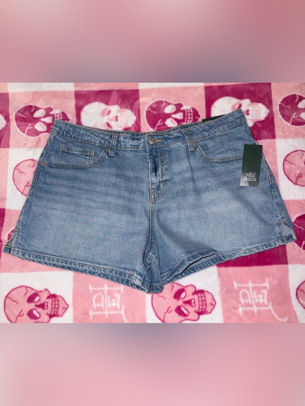 NWT Wild Fable Medium Blue Mid-Rise Midi Denim Jean Shorts Size 14